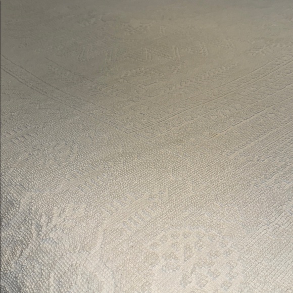 Vintage hobnail bedspread —Queen - Picture 8 of 11